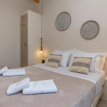 Ampelos Daire Naxos City